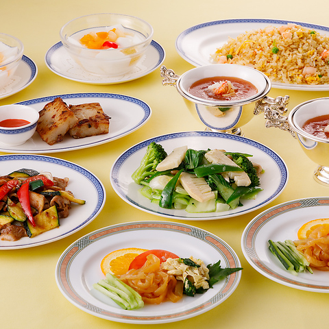 本格的な中国料理をホテルならではのおもてなしとともにお愉しみください。