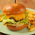 料理メニュー写真&nbsp;チーズバーガー