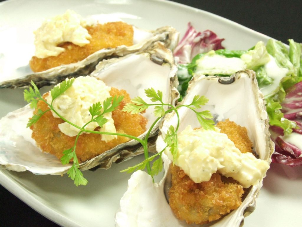 おばんざいやお刺身など料理長自慢のお料理はどれもお酒に合う一品です。