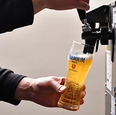 飲み放題の生ビールには、きめ細やかな泡と華やかな香りが際立つ「ザ・プレミアム・モルツ」をご用意。麦芽の深いコクと爽快な喉越しを心ゆくまでお楽しみいただけます。その他、爽やかな角ハイボール、肉との相性抜群の厳選ワイン、奥深い焼酎や日本酒、さらに女性に人気のカクテルまで、多彩なラインナップを取り揃え。