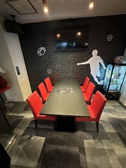 6人掛けのお席が1つあります！