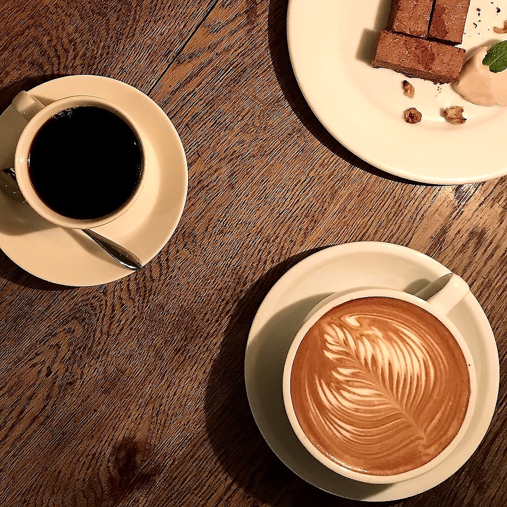 こだわりのコーヒーとエスプレッソ、季節限定のドリンクやスムージーなど、豊富なドリンクメニュー♪