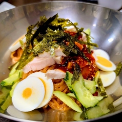【喉越し爽やか】ビビン麺◆辛味と酸味が調和した本場仕込みの冷麺の写真