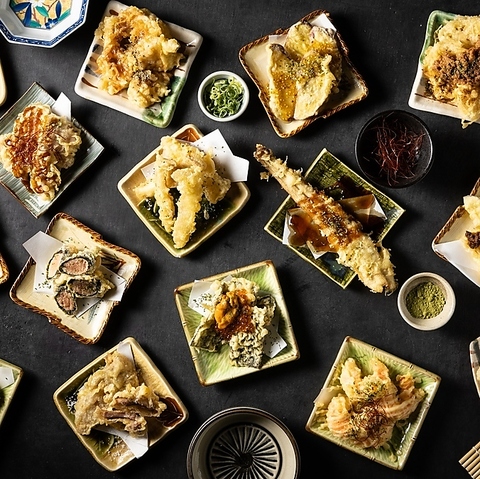 是非ご賞味頂きたい！名物の揚げたて天ぷら。スタンダードなものから創作天ぷらまで豊富にご用意◎の写真