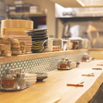 人形町の路地に佇むチュウノジョウ。1階ではふらっと立ち飲みできます◎お一人様限定メニューもあり