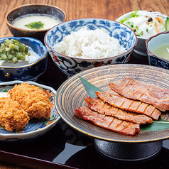 仙台牛たんとカキフライ御膳