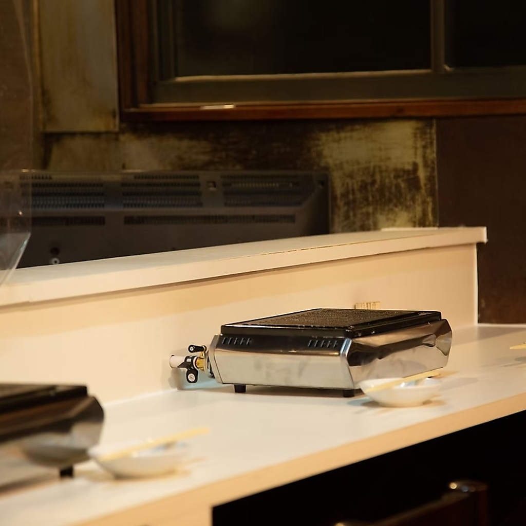 カウンター席はひとり焼肉やパートナーとのご利用におすすめ！落ち着いたひとり時間や記念日にぜひ★