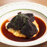 牛ほほ肉の赤ワイン煮込み