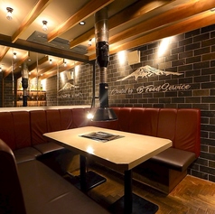 当店自慢の扉付きVIP個室!4名様から6名様まで、優雅な一時を楽しめる隠れ家的個室です。様々なシーンでご利用できます!1室限定の個室は早めのご予約がオススメです!※別途テーブルチャージが1室3,000円かかります。店内全面禁煙(店外・屋外に喫煙スペースあり)