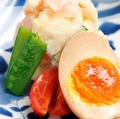 料理メニュー写真&nbsp;ポテトサラダ煮卵添え