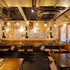 広々店内!少人数から大人数での宴会も可能です!6名様までの完全個室も完備!!足を伸ばしてゆっくり寛げるこあがり座敷もご用意!!最大50名様までご利用出来ますので、会社の部署宴会や同窓会、友人との集まり、肉女子会など様々なシーンでご利用頂けます。店内全面禁煙(店外・屋外に喫煙スペースあり)