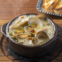 浅利と春キャベツのアヒージョ