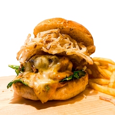 フライドオニオンチーズバーガー