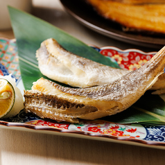 氷下魚まんま焼き大根おろしと酢橘添え　2匹