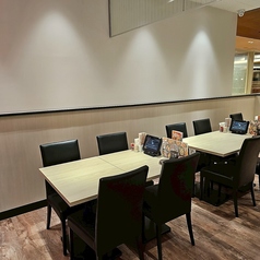 自社生産の物が多い李朝園。冷麺の麺はそんな自社生産の一つです。こしの強い麺と李朝園特製スープが病みつきになります。お持ち帰り用冷麺もあります！