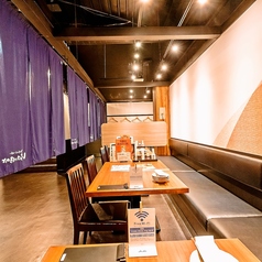 日頃の疲れも癒される、レトロな雰囲気で落ち着く空間。気の合う仲間と「いろは」な時間を、心ゆくまでお楽しみください♪シックな店内はデートにもピッタリです☆