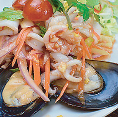 シーフードサラダ(ヤムタレー)