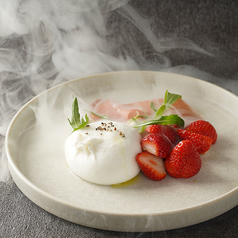 素材本来の味を引き出す。舌だけでなく視覚でも楽しむ。