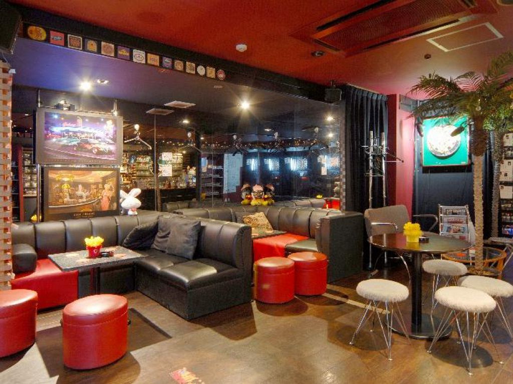 【アメリカンルーム】ワイワイ騒げる！使い勝手抜群のソファー空間♪