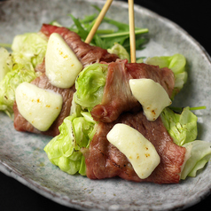 大中キャベツとモッツァレラチーズの肉巻き野菜串