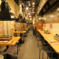 明るめの色で統一されたインテリアで居心地のよい店内！