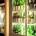 ☆旬×全国☆利き酒師集団が、 日本全国の酒蔵を巡って見つけたお酒たち。 入り口のエントランスには200種類以上のお酒を並べお出迎え致します
