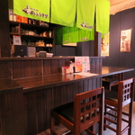 お一人様も大歓迎！常連様御用達のカウンター席で日本酒片手におつまみを！