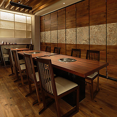 壁に囲まれた半個室もあり、周りを気にすることなくお過ごしいただけます☆