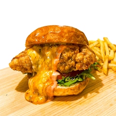 フライドチキンチーズバーガー