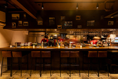 おしゃれなカウンター席カウンター席☆キャンドルの灯りでムードたっぷり!