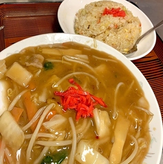 あんかけ焼きそばとチャーハンのセット