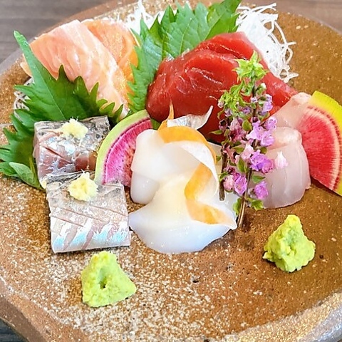 豊洲直送！生本マグロ入りお造り5点盛り