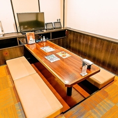 掘りごたつの個室をご用意！お仕事帰りでも、足の疲れを気にせずお食事をお楽しみいただけます♪人数等、お気軽にご相談ください。各種ご予約をお待ちしております！