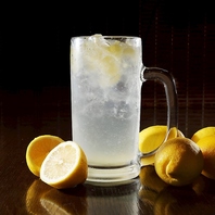 焼肉との相性抜群◎自慢のレモンサワーで乾杯♪