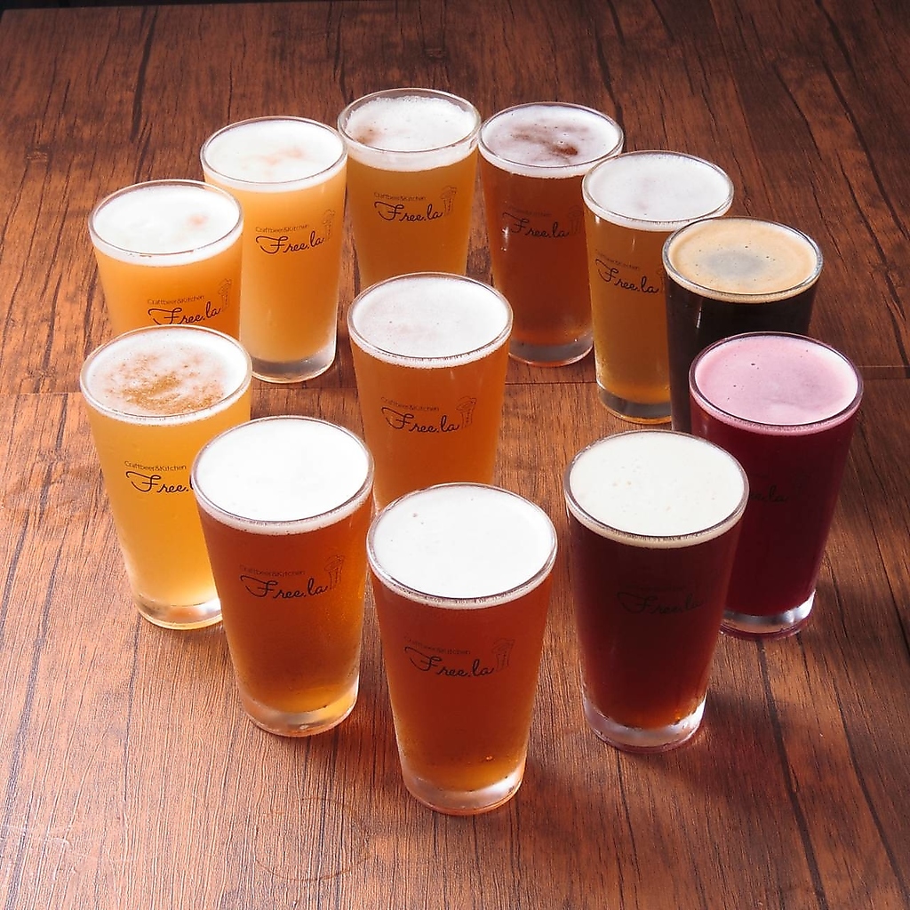 常に入れ替わる日本全国、海外のブルワリーから仕入れている11種類のクラフトビールをご用意