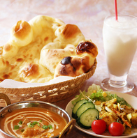 昼から満喫できる本場のカレーはいかがですか♪