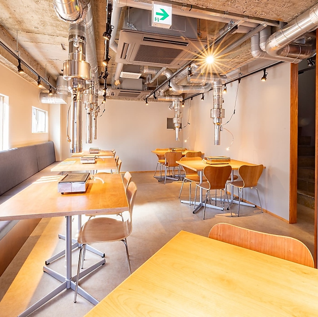 宴会もOKな広々空間