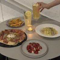 ランチ時間とは違った料理が楽しめます