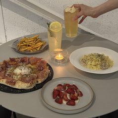 ランチ時間とは違った料理が楽しめます