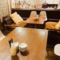 席を隣接して団体様にも対応致します