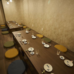 横長テーブル8名×8名の完全個室×掘り炬燵も完備。壁に囲まれて扉もあるので安心して楽しみいただけます!各種宴会、合コン、接待におすすめ!