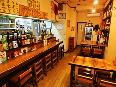 落ち着いた雰囲気の店内。
