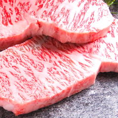 厳選金印オリーブ牛の霜降りロースステーキ