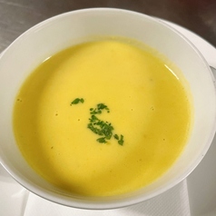 地元野菜を使ったスープの写真