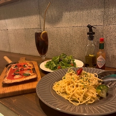 お得なランチメニューは、サラダ・ドリンク付き！