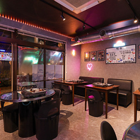 韓国屋台を思わせる店内！