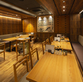 最大30名様の宴会席宴会には最適の個室でご用意できます。宴会専用の日本酒カウンターもご用意！！お好きな日本酒をお選びください。