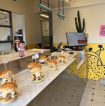 upit s Burger アピッツバーガー 衣笠店の雰囲気1