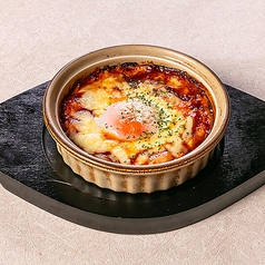 ヤンニョムいもの温玉チーズ焼き