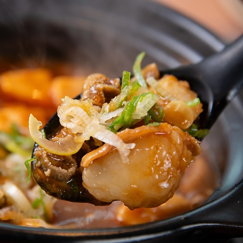 サイドメニューも充実！珍しい広島牛ホルモン麻婆なんて如何でしょう？